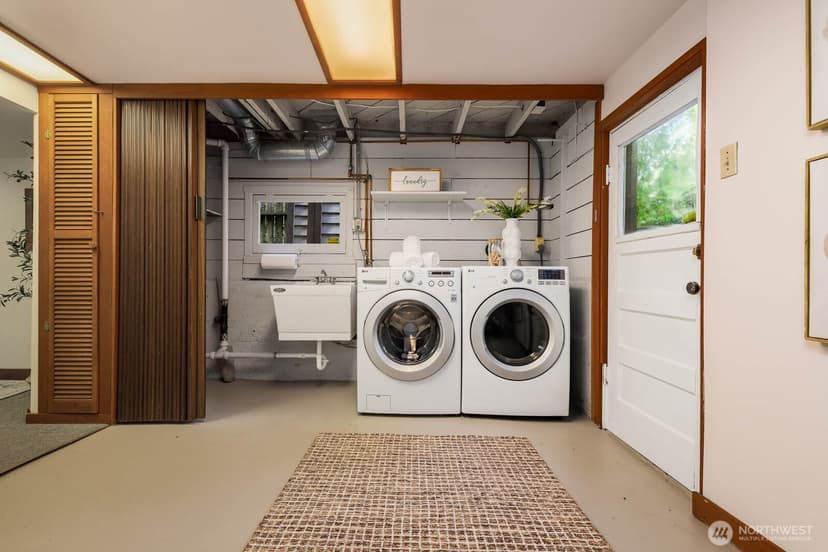 Property photo for 2706 1st Avenue W, Seattle photo 35