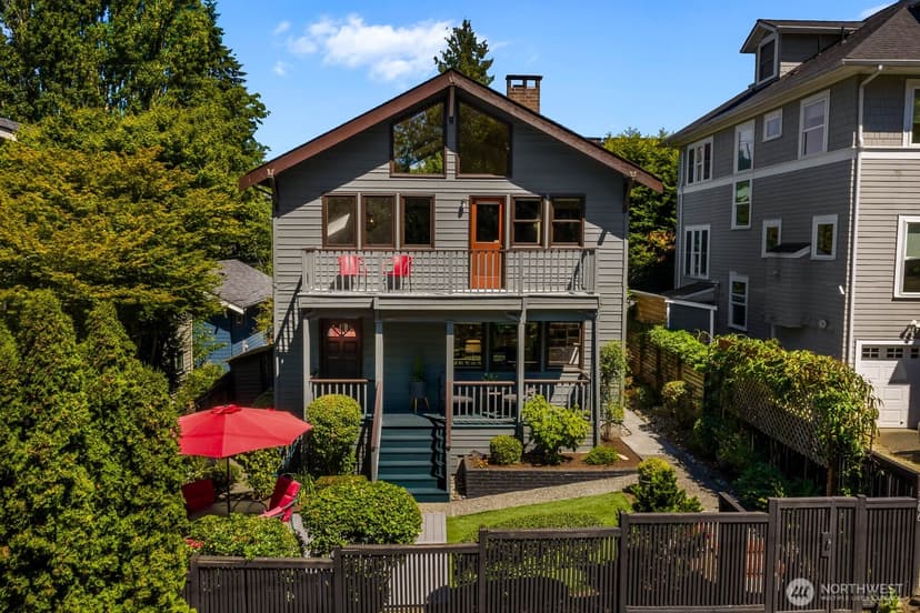 Property photo for 2706 1st Avenue W, Seattle photo 5