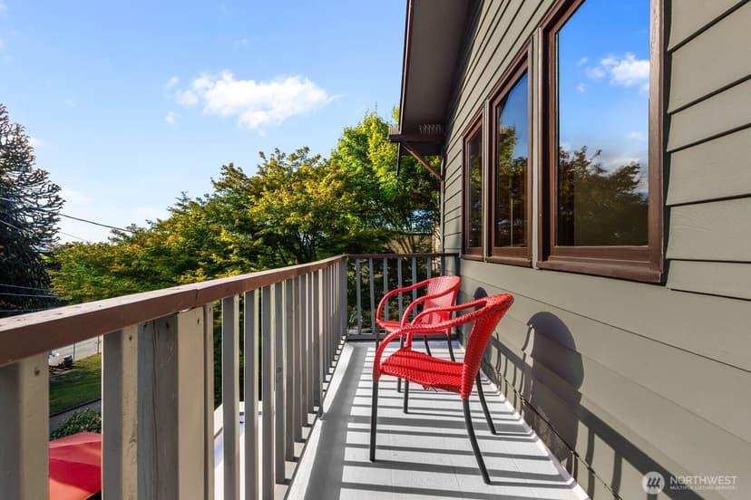 Property photo for 2706 1st Avenue W, Seattle photo 31