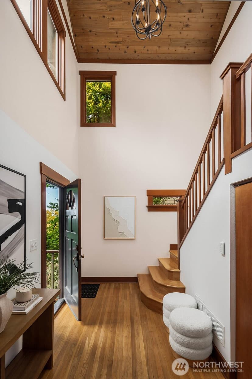 Property photo for 2706 1st Avenue W, Seattle photo 12