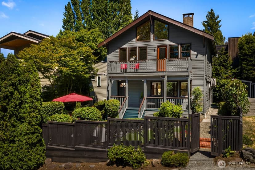 Property photo for 2706 1st Avenue W, Seattle photo 6