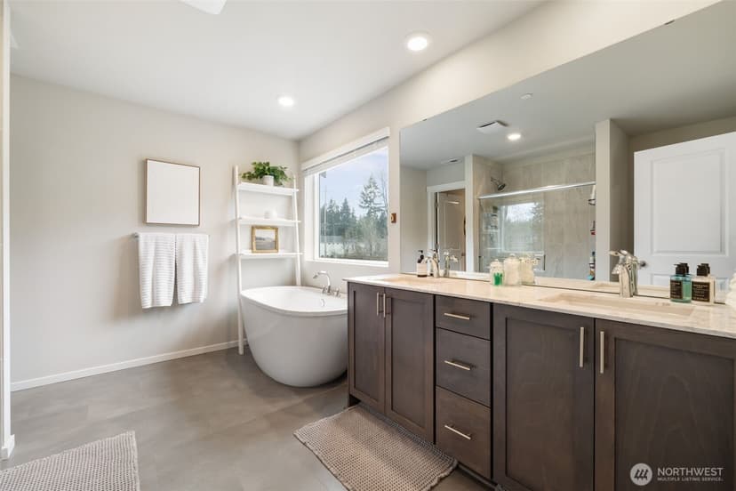 Property photo for 507 186th PL SW, Bothell photo 26