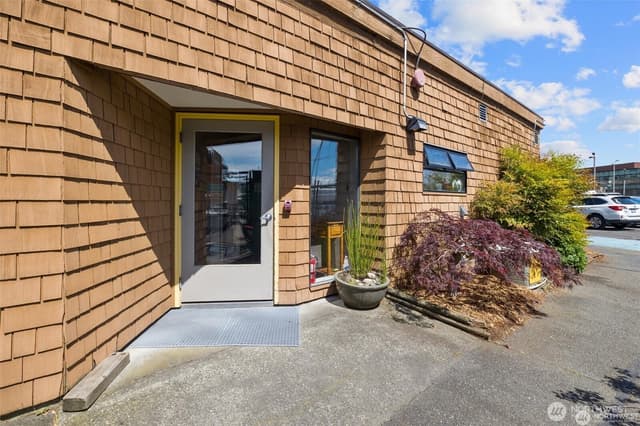 Property photo for 2143 N Northlake Way #A1, Seattle photo 3