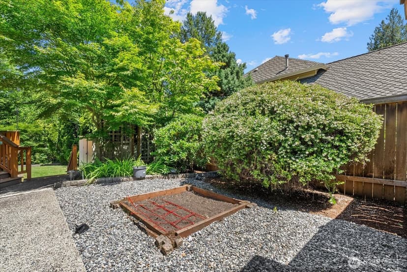 Property photo for 1030 NW Inneswood Drive, Issaquah photo 33