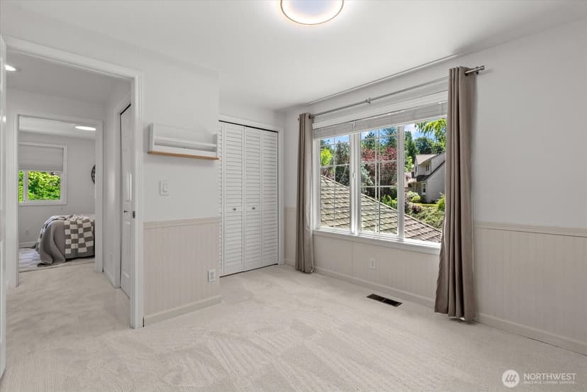 Property photo for 1030 NW Inneswood Drive, Issaquah photo 26