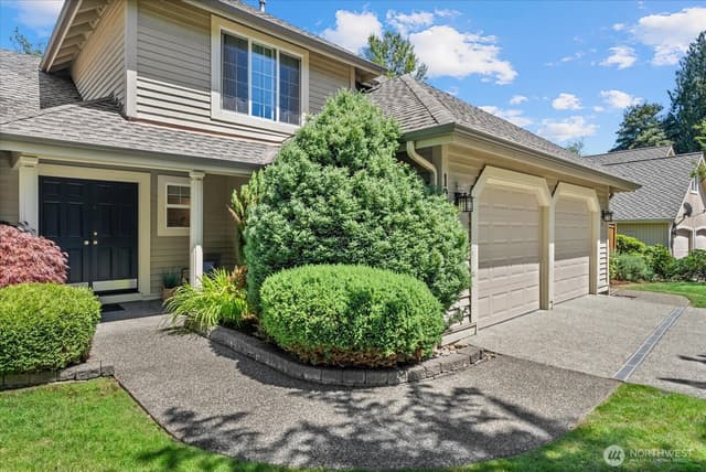 Property photo for 1030 NW Inneswood Drive, Issaquah photo 2