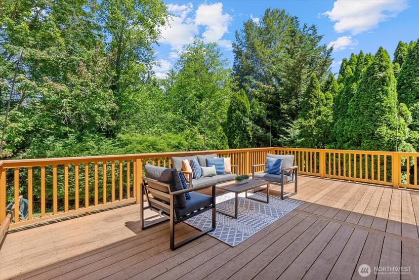 Property photo for 1030 NW Inneswood Drive, Issaquah photo 28