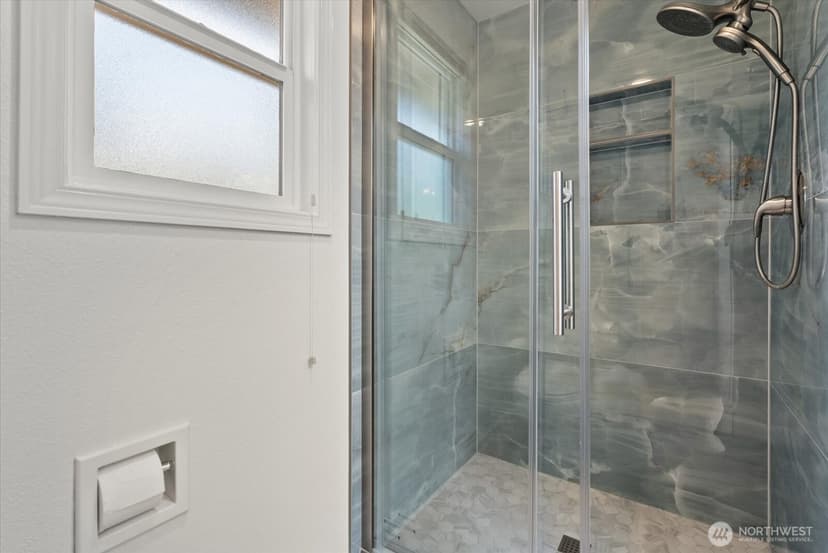 Property photo for 1030 NW Inneswood Drive, Issaquah photo 24
