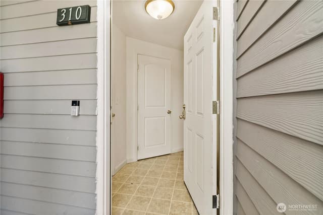 Property photo for 9917 Holly Drive #B310, Everett photo 3