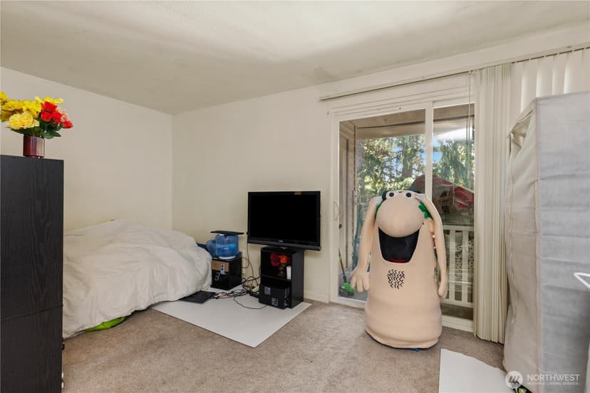 Property photo for 9917 Holly Drive #B310, Everett photo 6