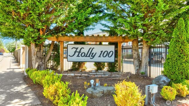 Property photo for 9917 Holly Drive #B310, Everett photo 2