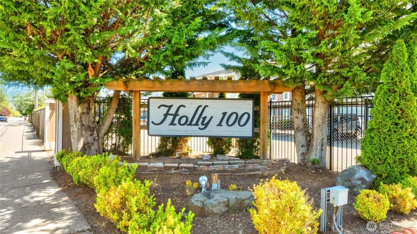 Property photo for 9917 Holly Drive #B310, Everett photo 2