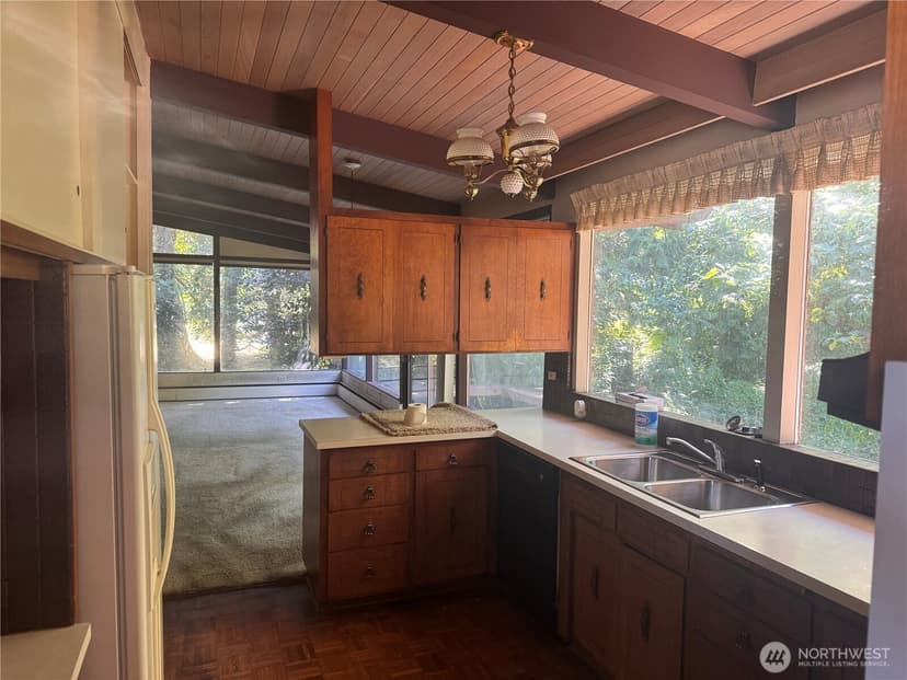 Property photo for 10419 Brook Lane SW, Lakewood photo 8