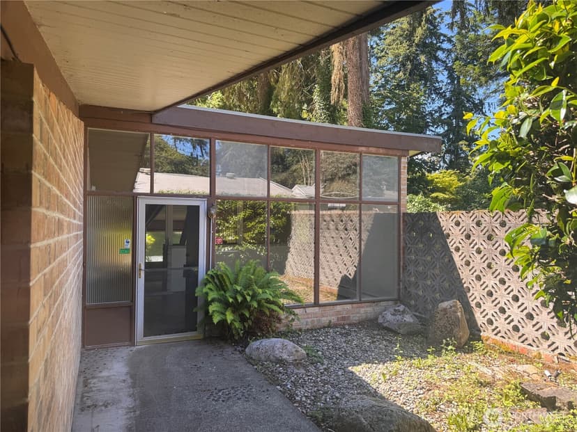 Property photo for 10419 Brook Lane SW, Lakewood photo 3