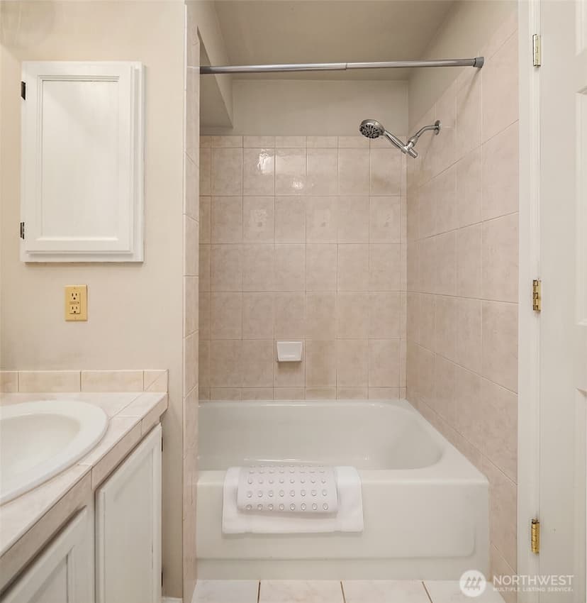 Property photo for 3121 206th Place SW, Lynnwood photo 23