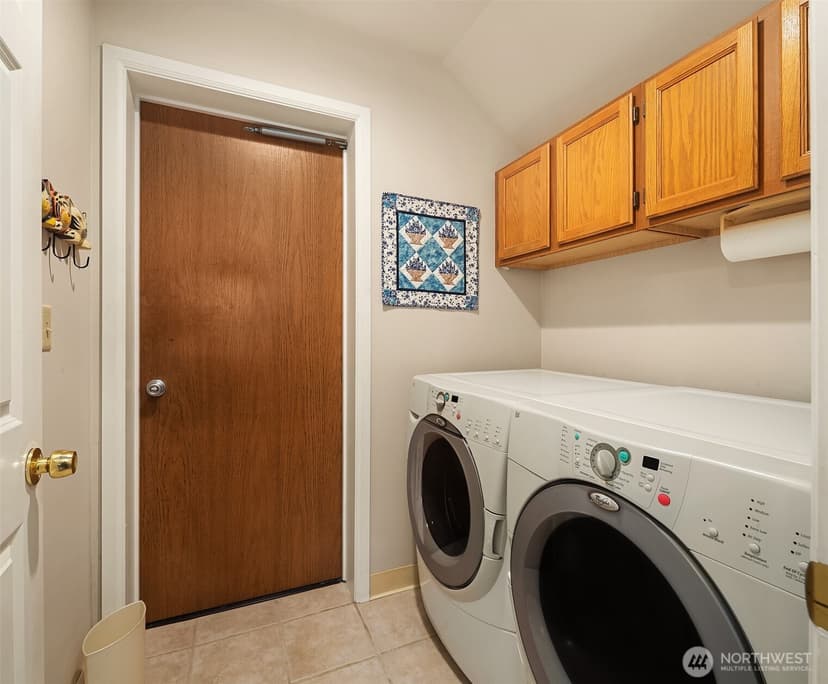 Property photo for 3121 206th Place SW, Lynnwood photo 29
