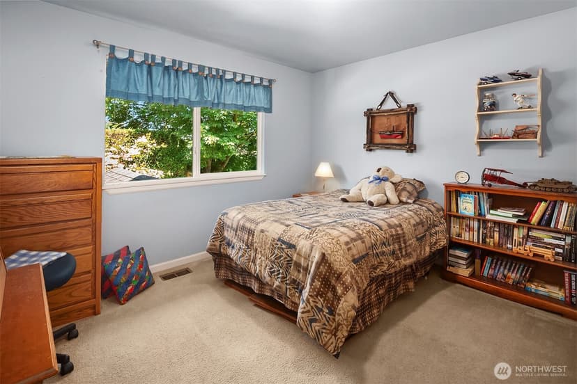 Property photo for 3121 206th Place SW, Lynnwood photo 24