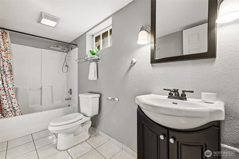 Property photo for 8257 Interlake Avenue N, Seattle photo 22