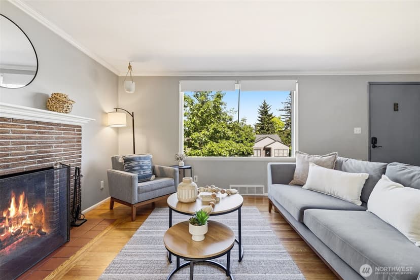 Property photo for 8257 Interlake Avenue N, Seattle photo 6