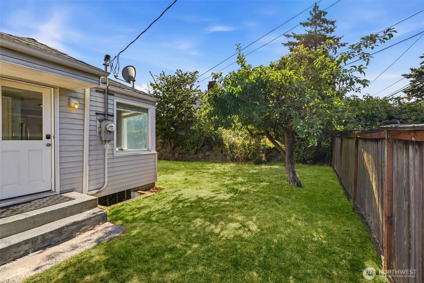 Property photo for 8257 Interlake Avenue N, Seattle photo 31