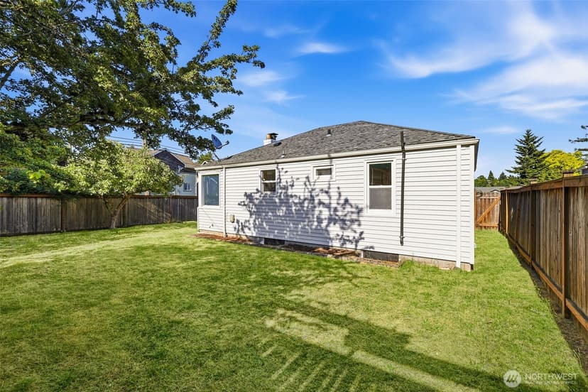 Property photo for 8257 Interlake Avenue N, Seattle photo 29
