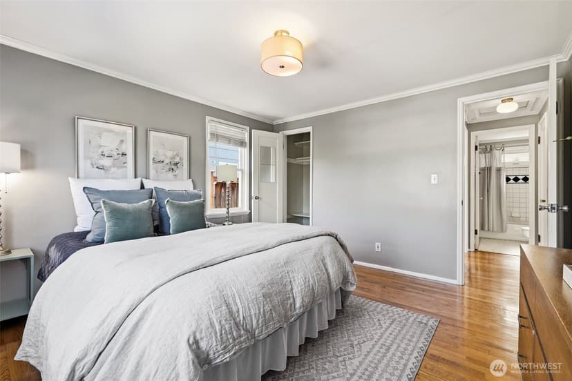 Property photo for 8257 Interlake Avenue N, Seattle photo 17