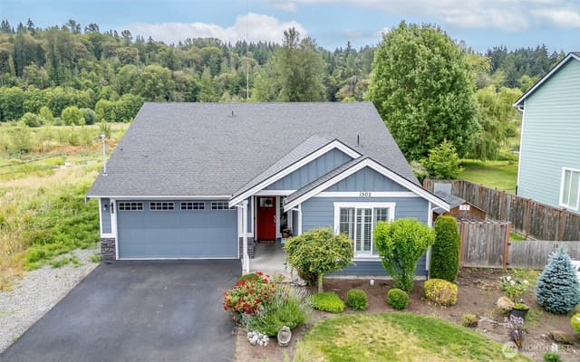 Property photo for 1502 12th Avenue SE, Puyallup
