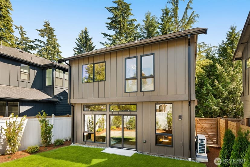 Property photo for 12910 NE 70th Place, Kirkland photo 26