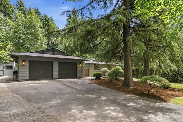 Property photo for 12926 164h Avenue NE, Redmond photo 2