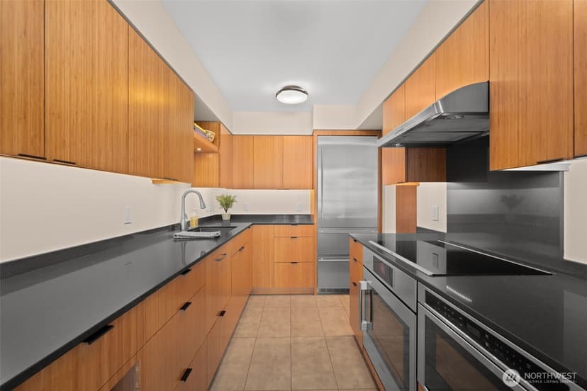 Property photo for 2100 3rd Avenue #1005, Seattle photo 13