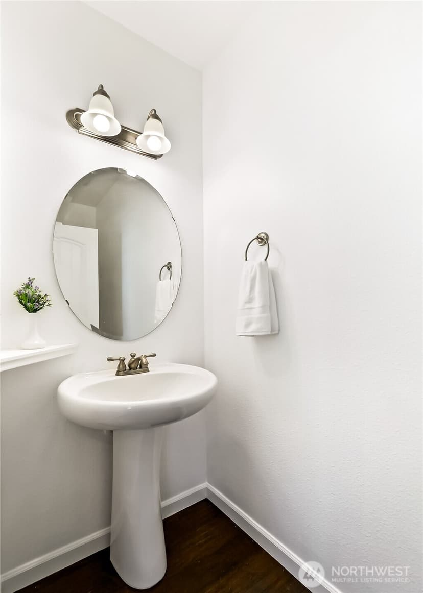 Property photo for 11341 5th Avenue SW, Seattle photo 4