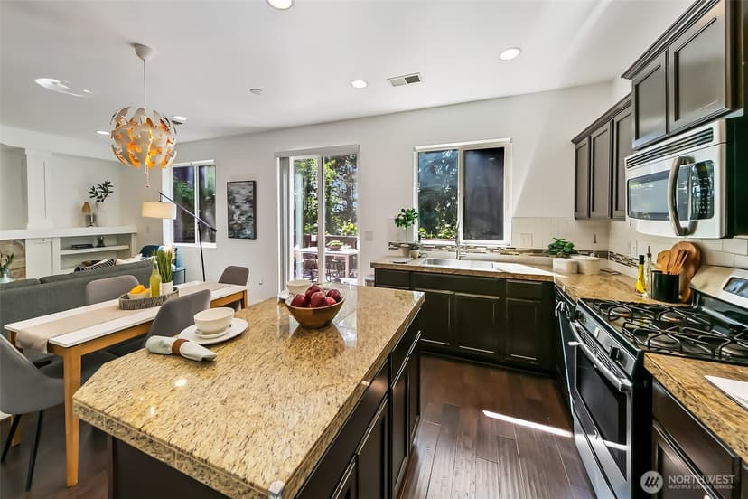 Property photo for 11341 5th Avenue SW, Seattle photo 10