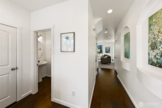 Property photo for 11341 5th Avenue SW, Seattle photo 3