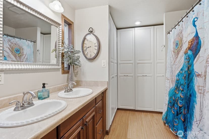 Property photo for 26420 Lake Fenwick Road S, Kent photo 17
