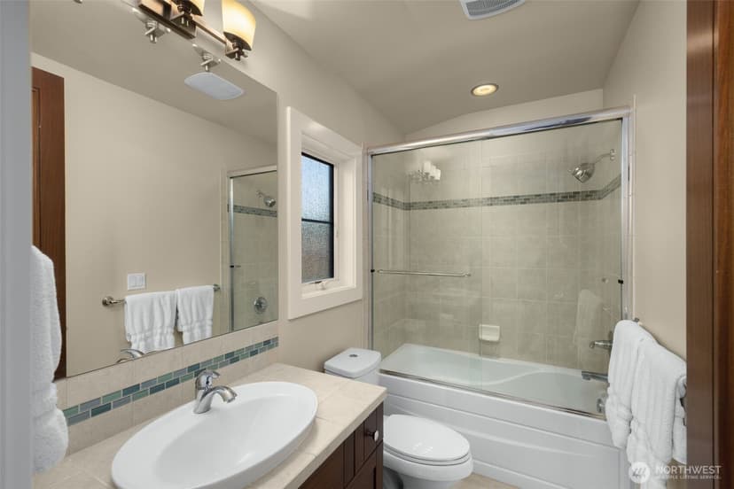 Property photo for 1211 N 42nd Place, Renton photo 24