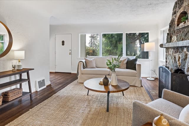 Property photo for 15 Fulton Street, Seattle photo 4