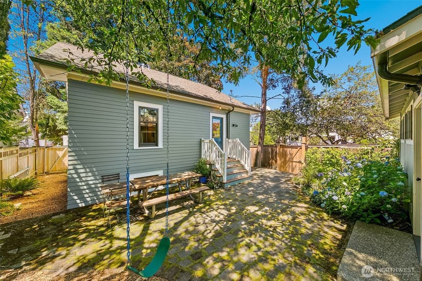 Property photo for 360 27th Avenue, Seattle photo 22