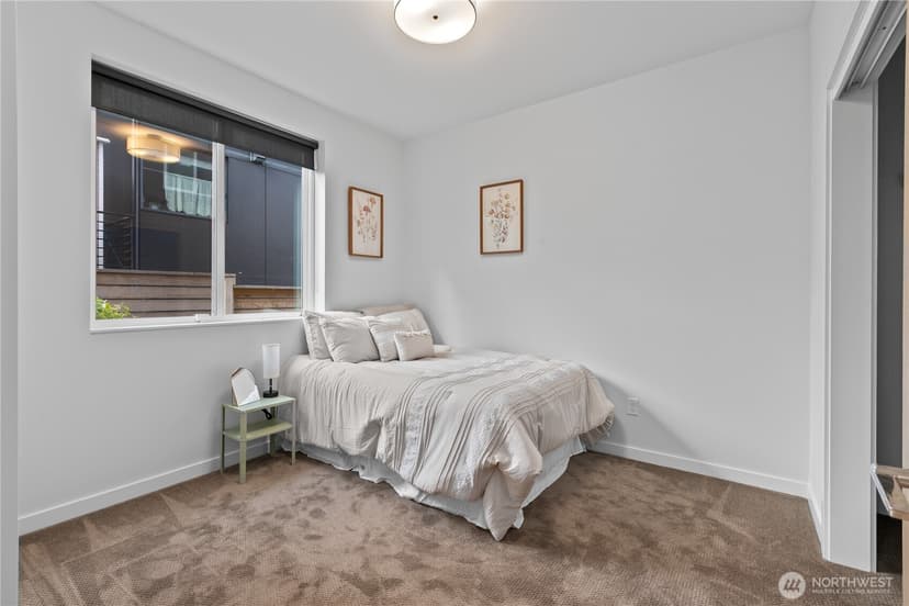 Property photo for 1302 30th Avenue S, Seattle photo 7
