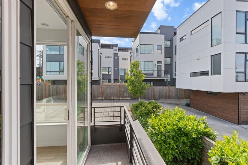 Property photo for 1302 30th Avenue S, Seattle photo 19
