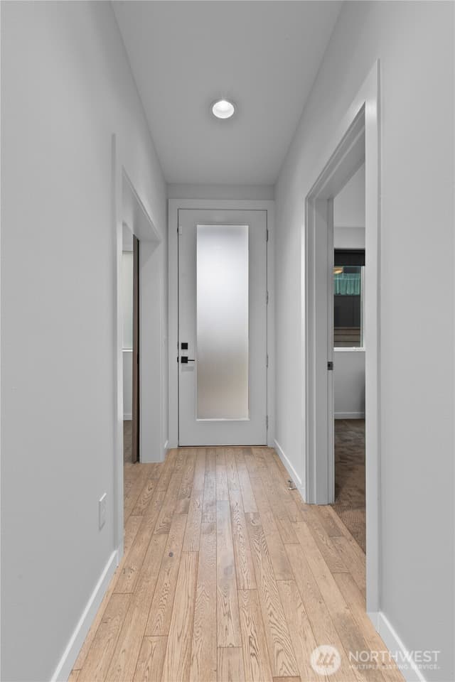 Property photo for 1302 30th Avenue S, Seattle photo 4