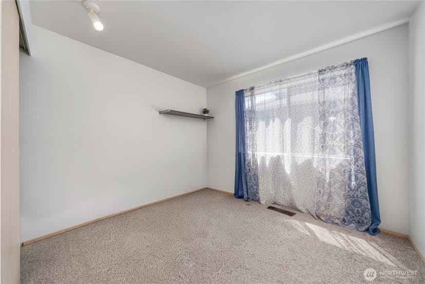 Property photo for 3808 47th Avenue NE, Tacoma photo 24