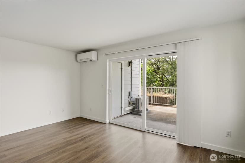 Property photo for 823 Davis Place S #104, Seattle photo 11