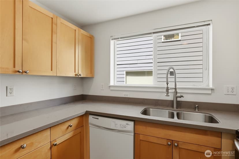 Property photo for 823 Davis Place S #104, Seattle photo 8