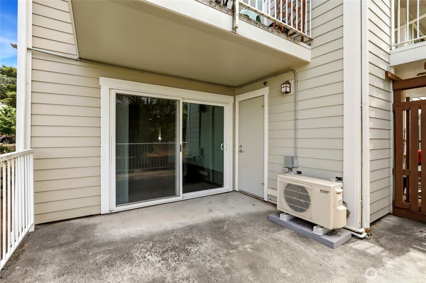Property photo for 823 Davis Place S #104, Seattle photo 18