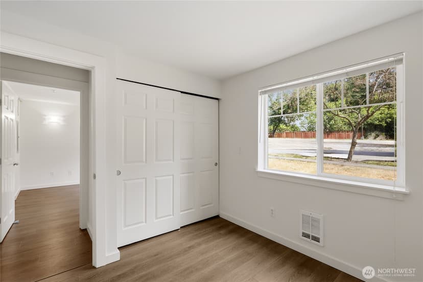 Property photo for 823 Davis Place S #104, Seattle photo 15