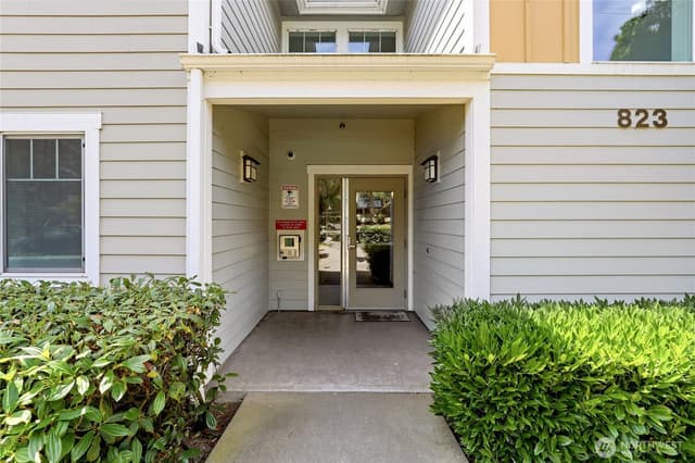 Property photo for 823 Davis Place S #104, Seattle photo 3