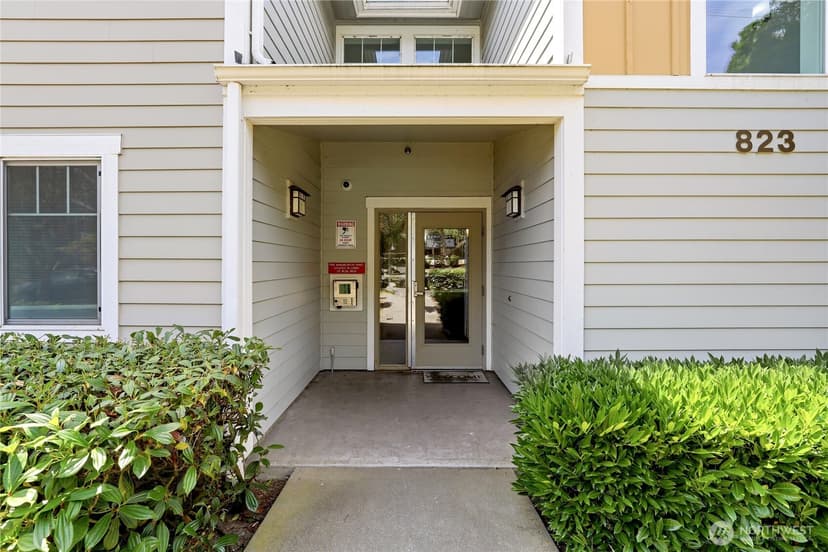 Property photo for 823 Davis Place S #104, Seattle photo 3