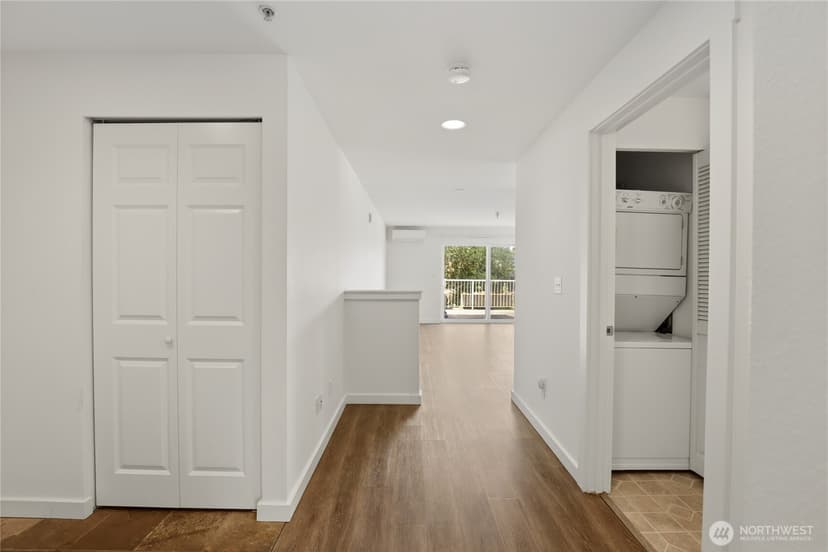 Property photo for 823 Davis Place S #104, Seattle photo 6
