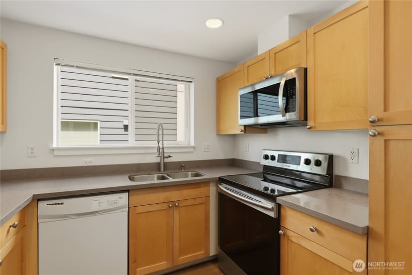 Property photo for 823 Davis Place S #104, Seattle photo 9