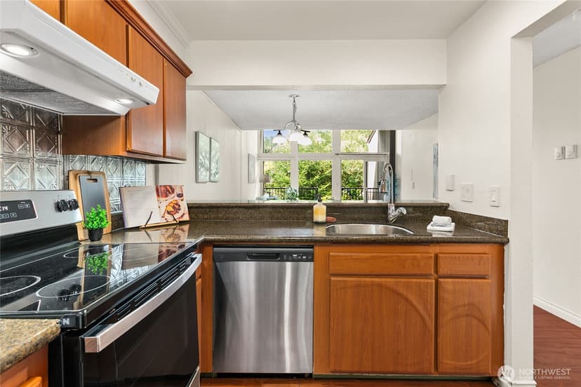 Property photo for 13832 NE 66th Street #605, Redmond photo 8